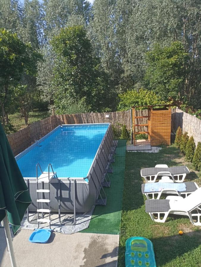 Vikendica Apartments Dunav Ms Celarevo Ngoại thất bức ảnh