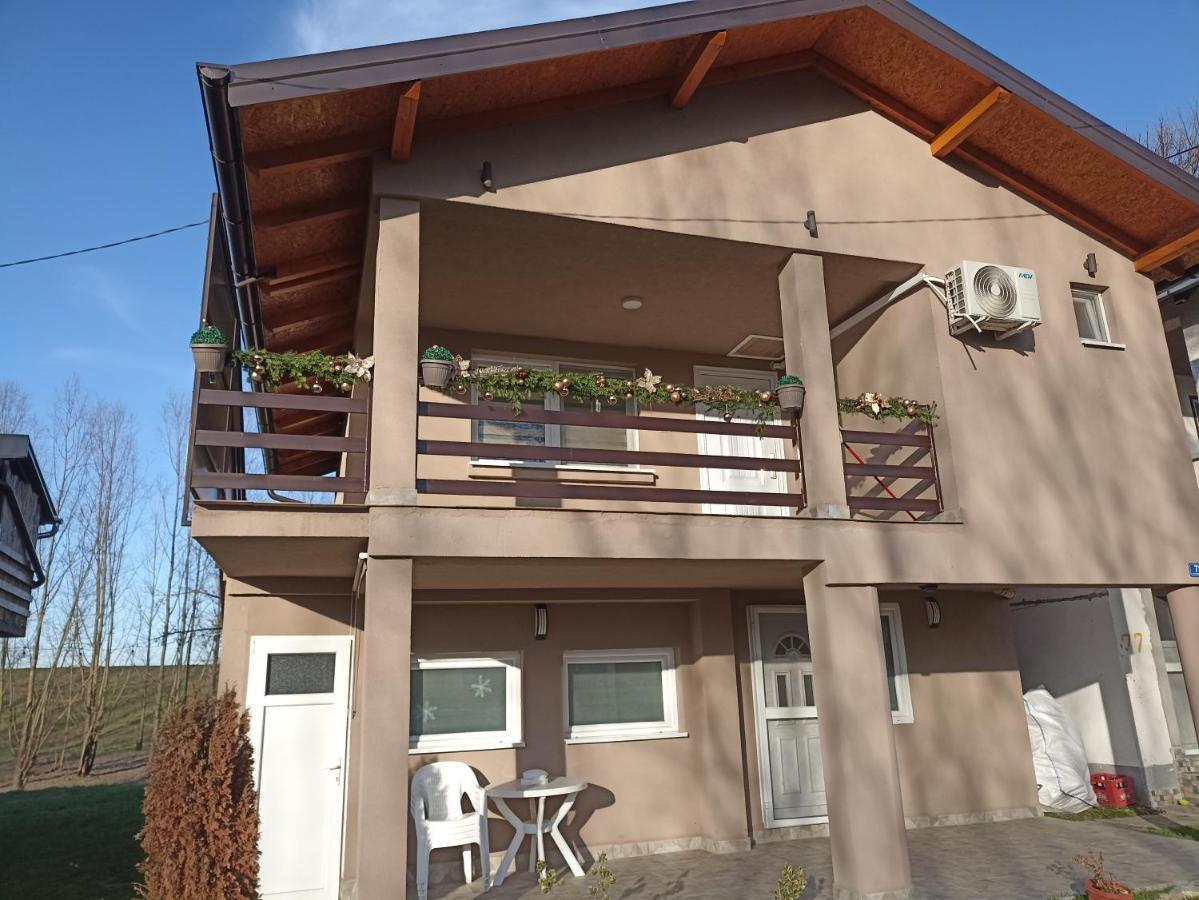 Vikendica Apartments Dunav Ms Celarevo Ngoại thất bức ảnh